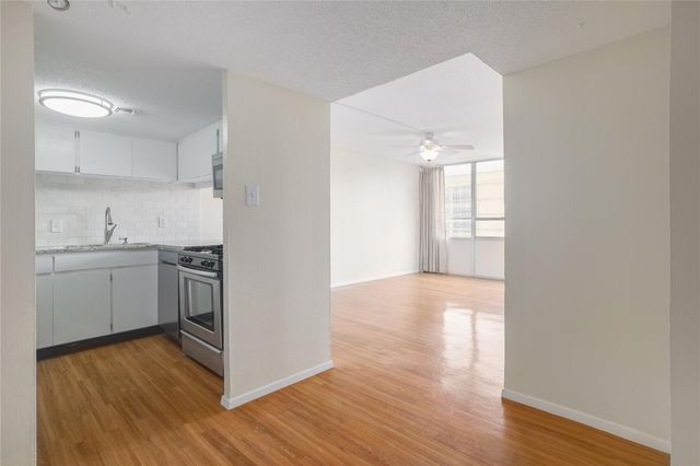 1800 Lavaca ST A508, Austin, TX 78701