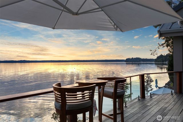 540 3rd Avenue, Fox Island, WA 98333