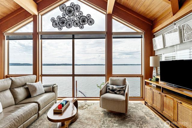 540 3rd Avenue, Fox Island, WA 98333