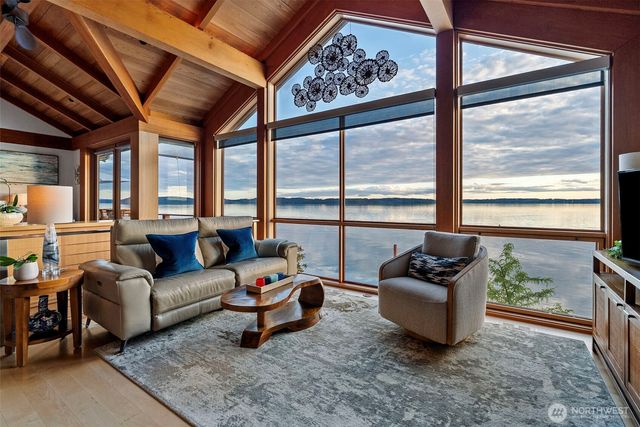 540 3rd Avenue, Fox Island, WA 98333