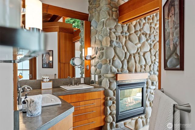 540 3rd Avenue, Fox Island, WA 98333