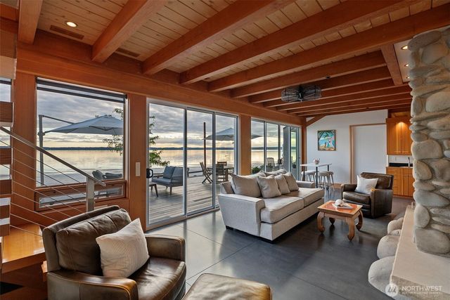 540 3rd Avenue, Fox Island, WA 98333