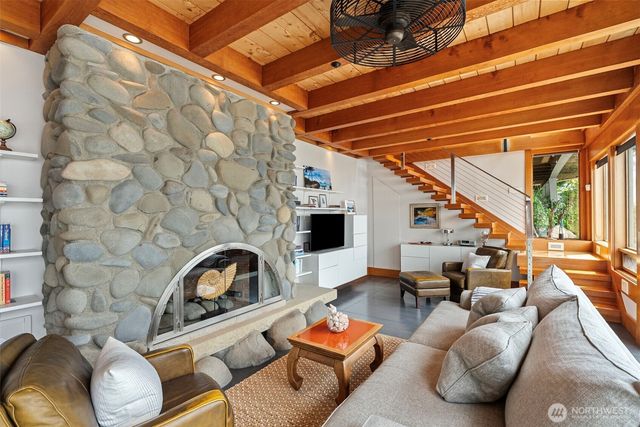 540 3rd Avenue, Fox Island, WA 98333