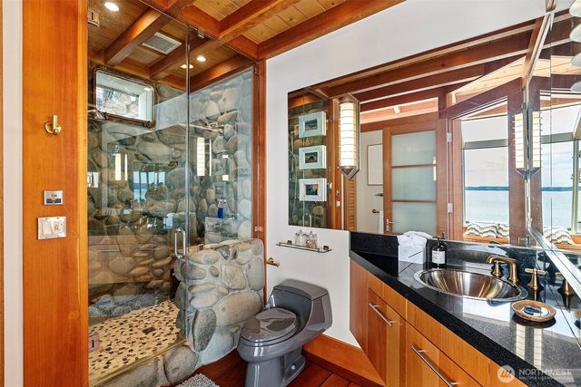 540 3rd Avenue, Fox Island, WA 98333