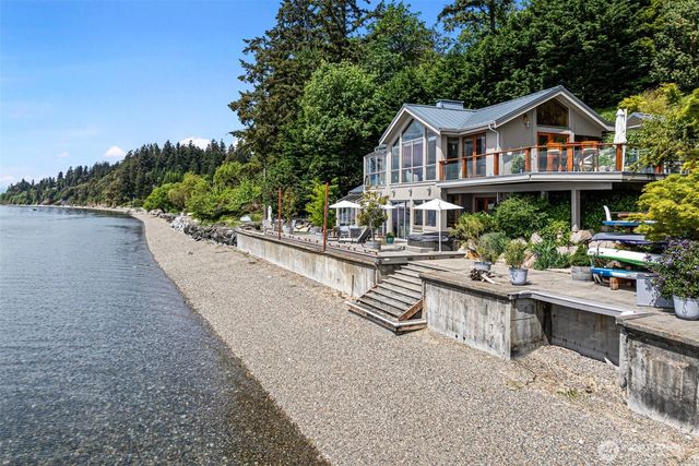540 3rd Avenue, Fox Island, WA 98333