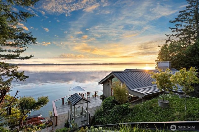 540 3rd Avenue, Fox Island, WA 98333