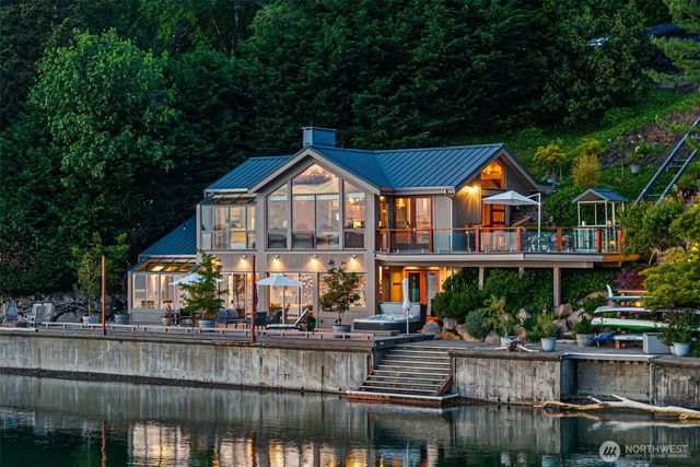 540 3rd Avenue, Fox Island, WA 98333