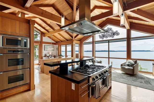 540 3rd Avenue, Fox Island, WA 98333