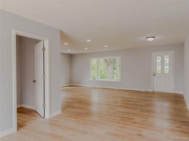 12248 E Atherton Road, Davison, MI 48423