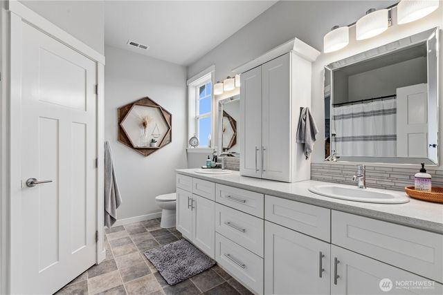 1624 Main Street, Lynden, WA 98264