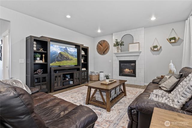 1624 Main Street, Lynden, WA 98264