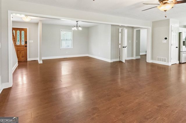 121 W Allison Circle, Carrollton, GA 30117
