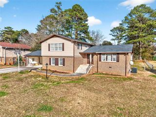 5657 Bob White NW Circle, Lilburn, GA 30047