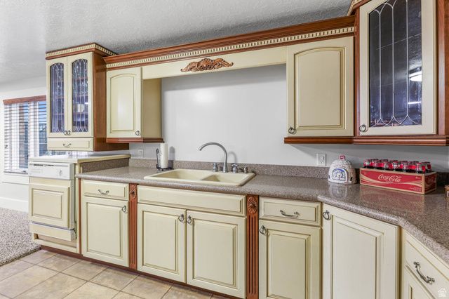 2342 E CHARROS RD, Sandy, UT 84092