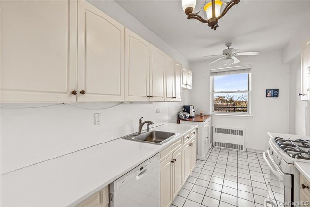 16201 Powells Cove Boulevard 6K, Beechhurst, NY 11357