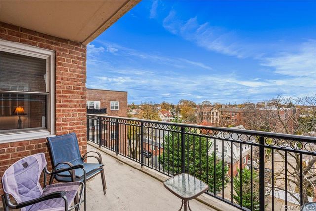 16201 Powells Cove Boulevard 6K, Beechhurst, NY 11357