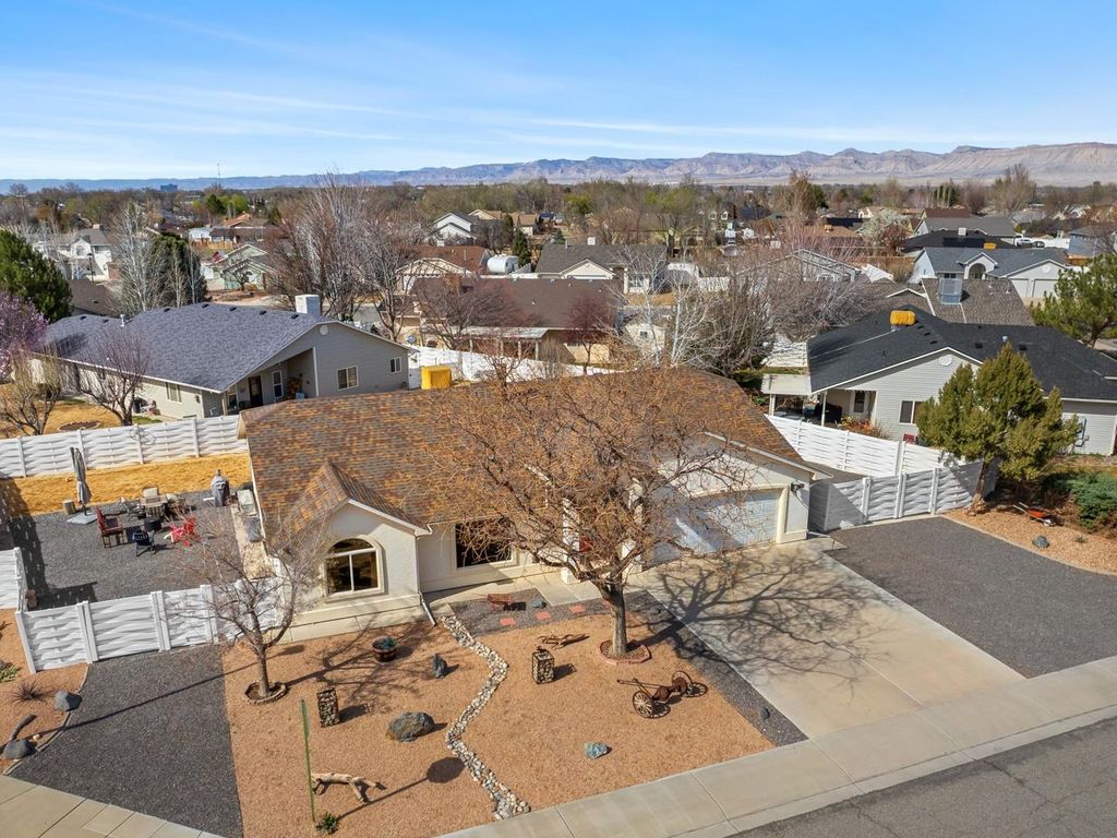 219 Round Rock Circle, Grand Junction, CO 81503