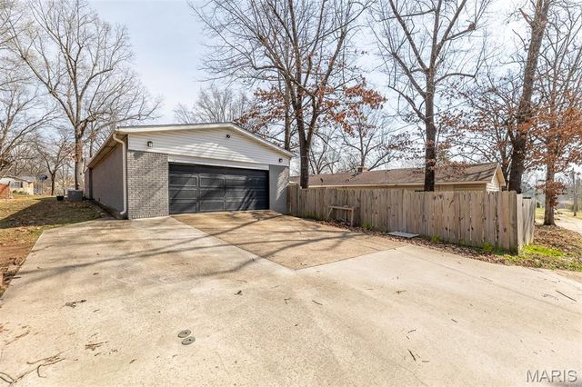 1604 Big Bend Road, Poplar Bluff, MO 63901