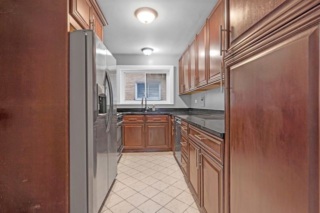 6134 N Damen Avenue 2B, Chicago, IL 60659