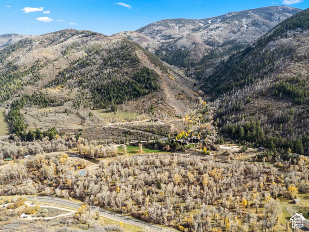 Image 12 of property listing at 2638 E WEBER CANYON RD, Oakley, UT 84055