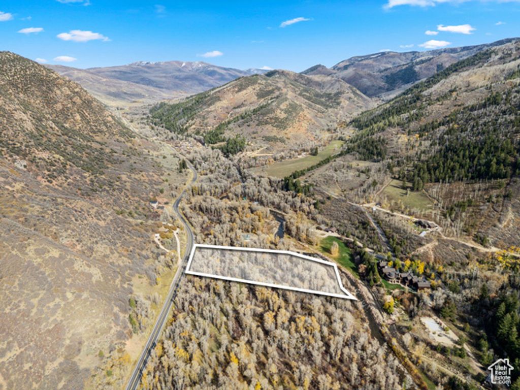 Image 5 of property listing at 2638 E WEBER CANYON RD, Oakley, UT 84055