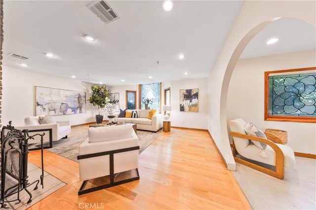 1209 S 8th Avenue, Arcadia, CA 91006