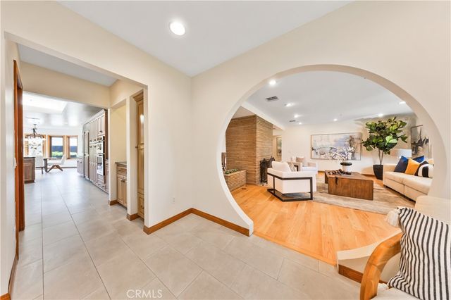 1209 S 8th Avenue, Arcadia, CA 91006