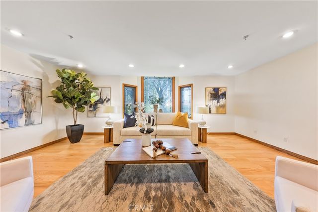 1209 S 8th Avenue, Arcadia, CA 91006