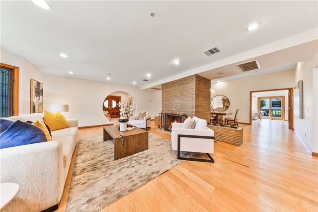 1209 S 8th Avenue, Arcadia, CA 91006