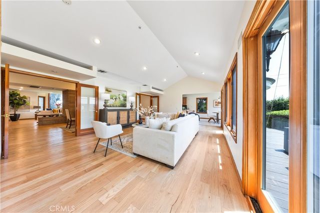 1209 S 8th Avenue, Arcadia, CA 91006