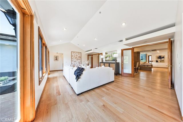 1209 S 8th Avenue, Arcadia, CA 91006