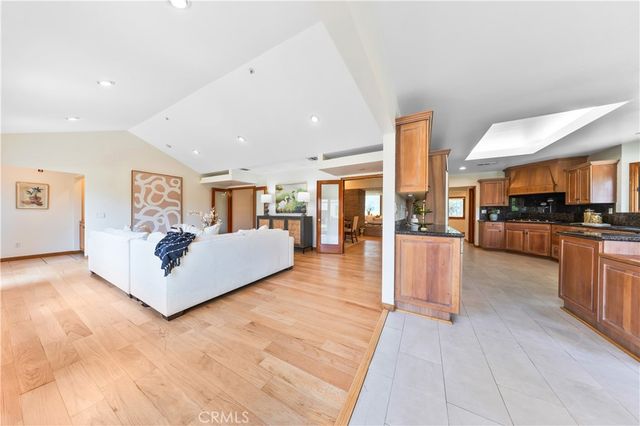 1209 S 8th Avenue, Arcadia, CA 91006