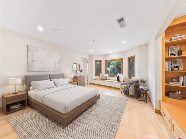 1209 S 8th Avenue, Arcadia, CA 91006