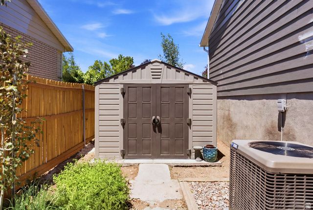 1174 VIOLET DR, Sandy, UT 84094