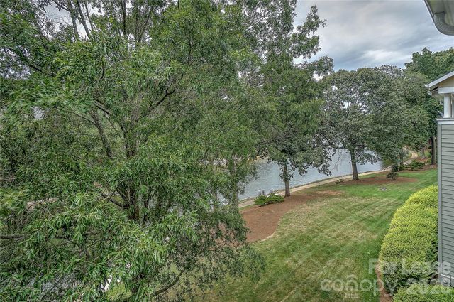 20105 Henderson Road E, Cornelius, NC 28031