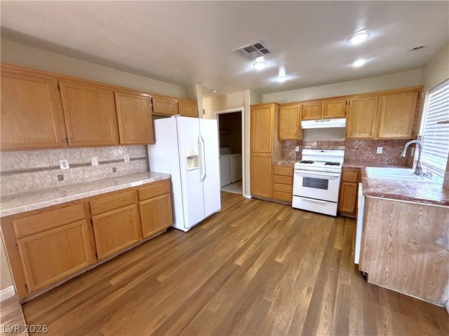 1324 Nugget Creek Drive, Las Vegas, NV 89108