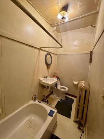 3213 Washington AVENUE, Racine, WI 53405