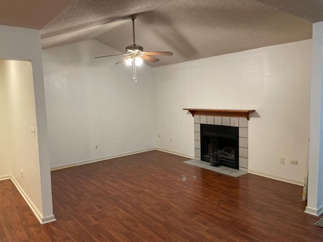 8617 Oldwoods Way, Sacramento, CA 95828