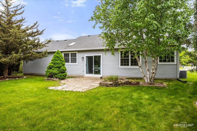 427 Barnaby Drive, Oswego, IL 60543