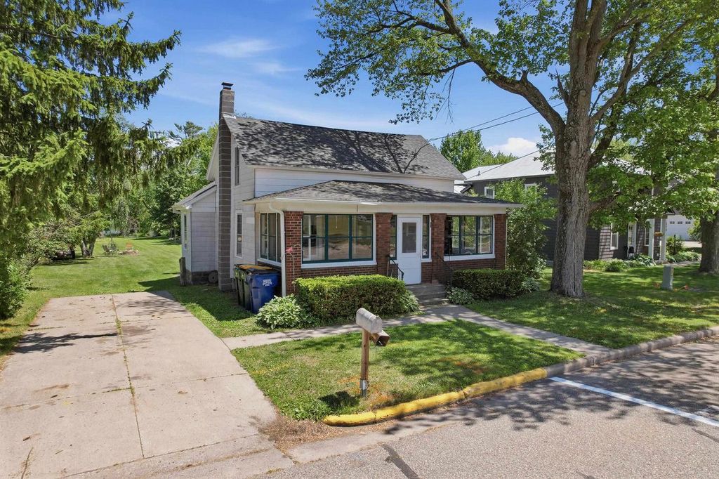 338 N MAIN STREET, Amherst, WI 54406