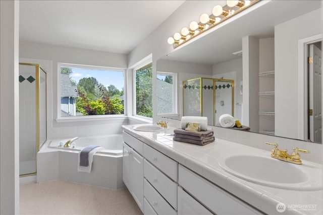 7205 NE 147th Place, Kenmore, WA 98028