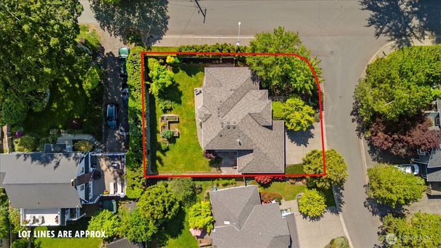 7205 NE 147th Place, Kenmore, WA 98028