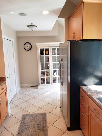 660 Thacher St 402, Attleboro, MA 02703