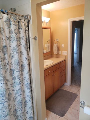 660 Thacher St 402, Attleboro, MA 02703