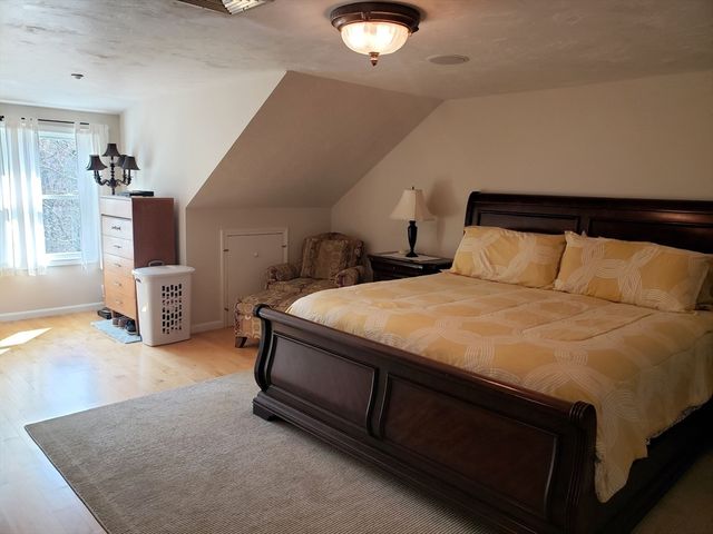 660 Thacher St 402, Attleboro, MA 02703
