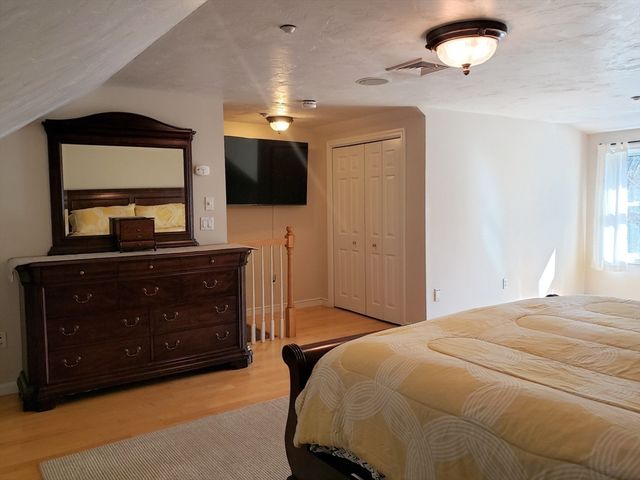 660 Thacher St 402, Attleboro, MA 02703