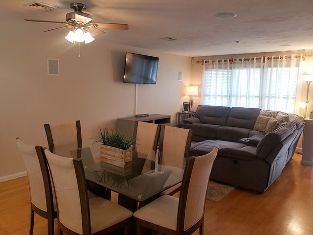 660 Thacher St 402, Attleboro, MA 02703