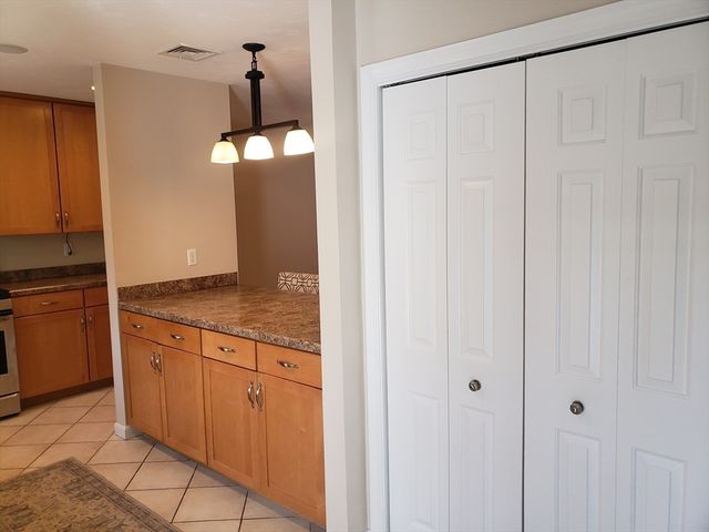 660 Thacher St 402, Attleboro, MA 02703