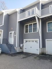 660 Thacher St 402, Attleboro, MA 02703