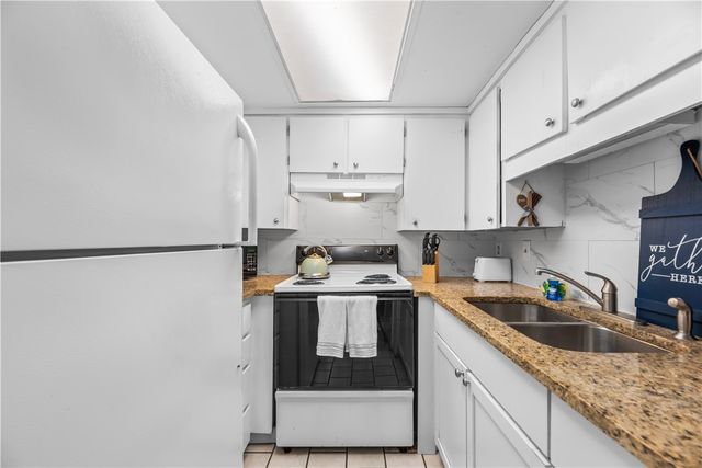 14401 Commodores Dr 101, Corpus Christi, TX 78418